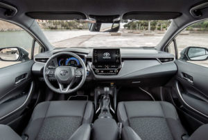 toyota_corolla_touring_sports_hybrid_4 un habitacle de grande qualité et confortable