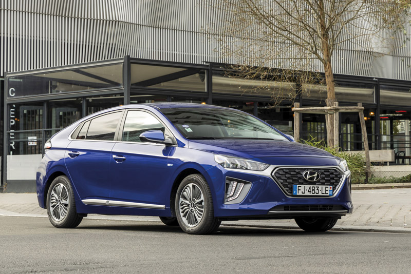 Hyundaï Ioniq bleue