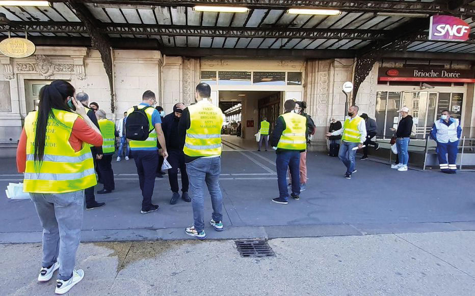 TeamTaxi en action devant la Gare de Lyon